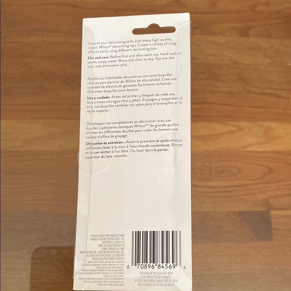 Wilton Decorating Tips Set - Picture 2 of 2